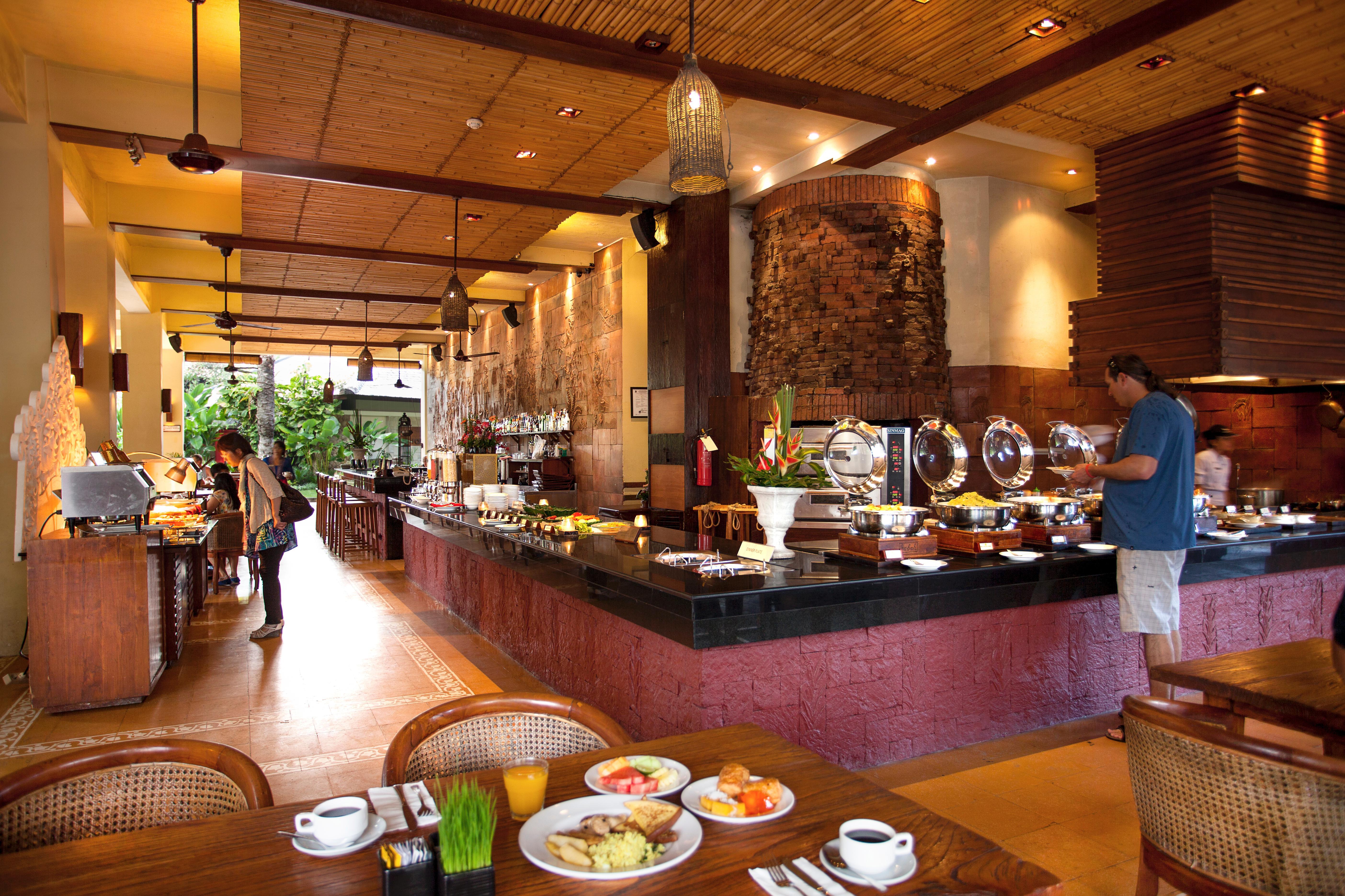 Ramayana Suites And Resort كوتا المظهر الخارجي الصورة The restaurant at the Royal Thai Police Cadet School