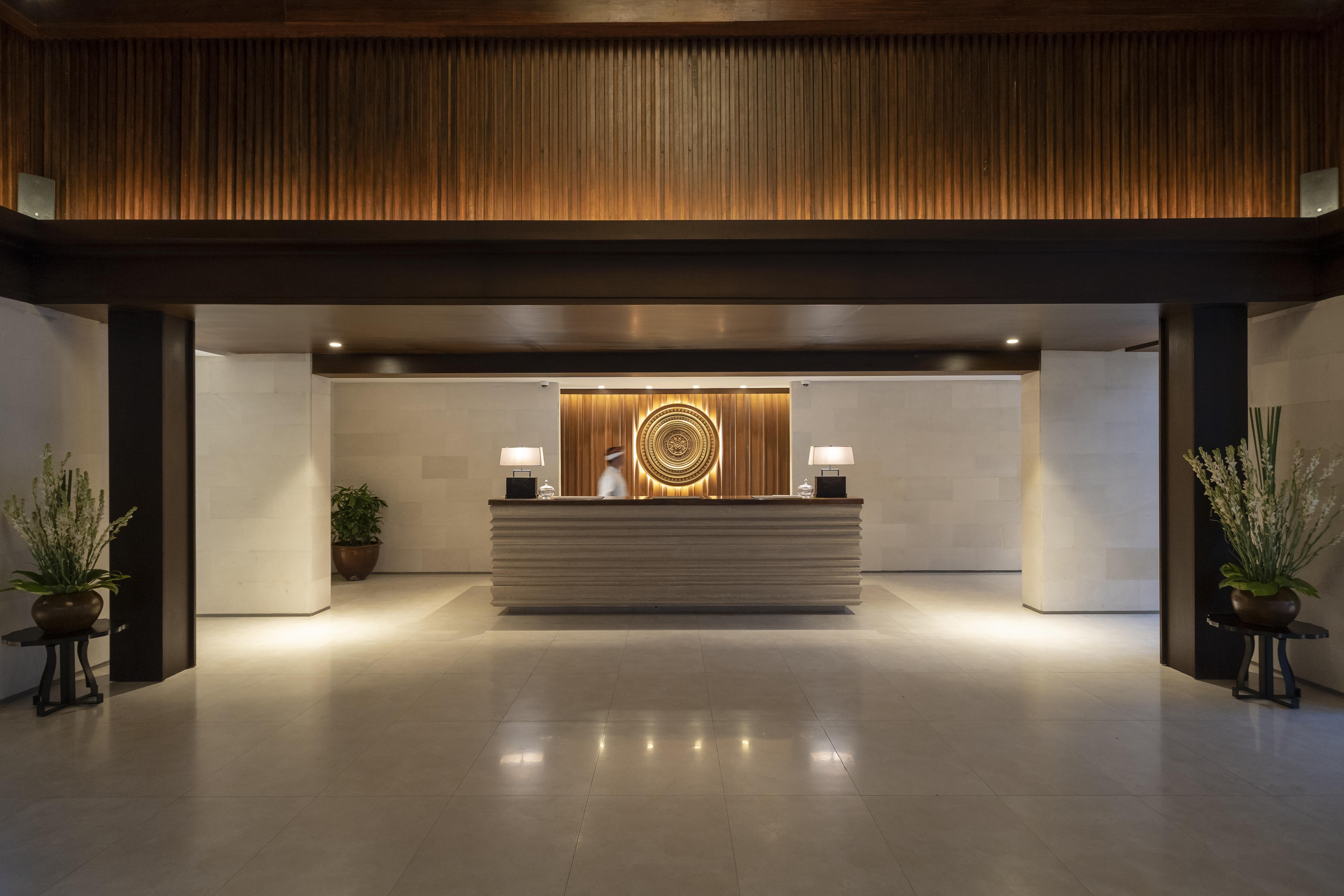 Ramayana Suites And Resort كوتا المظهر الخارجي الصورة The lobby of the hotel