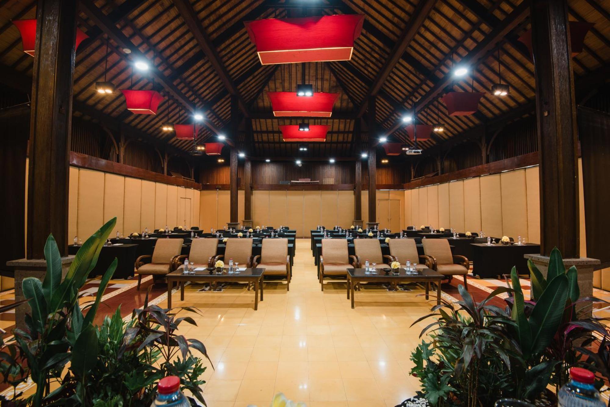 Ramayana Suites And Resort كوتا المظهر الخارجي الصورة The interior of the main hall