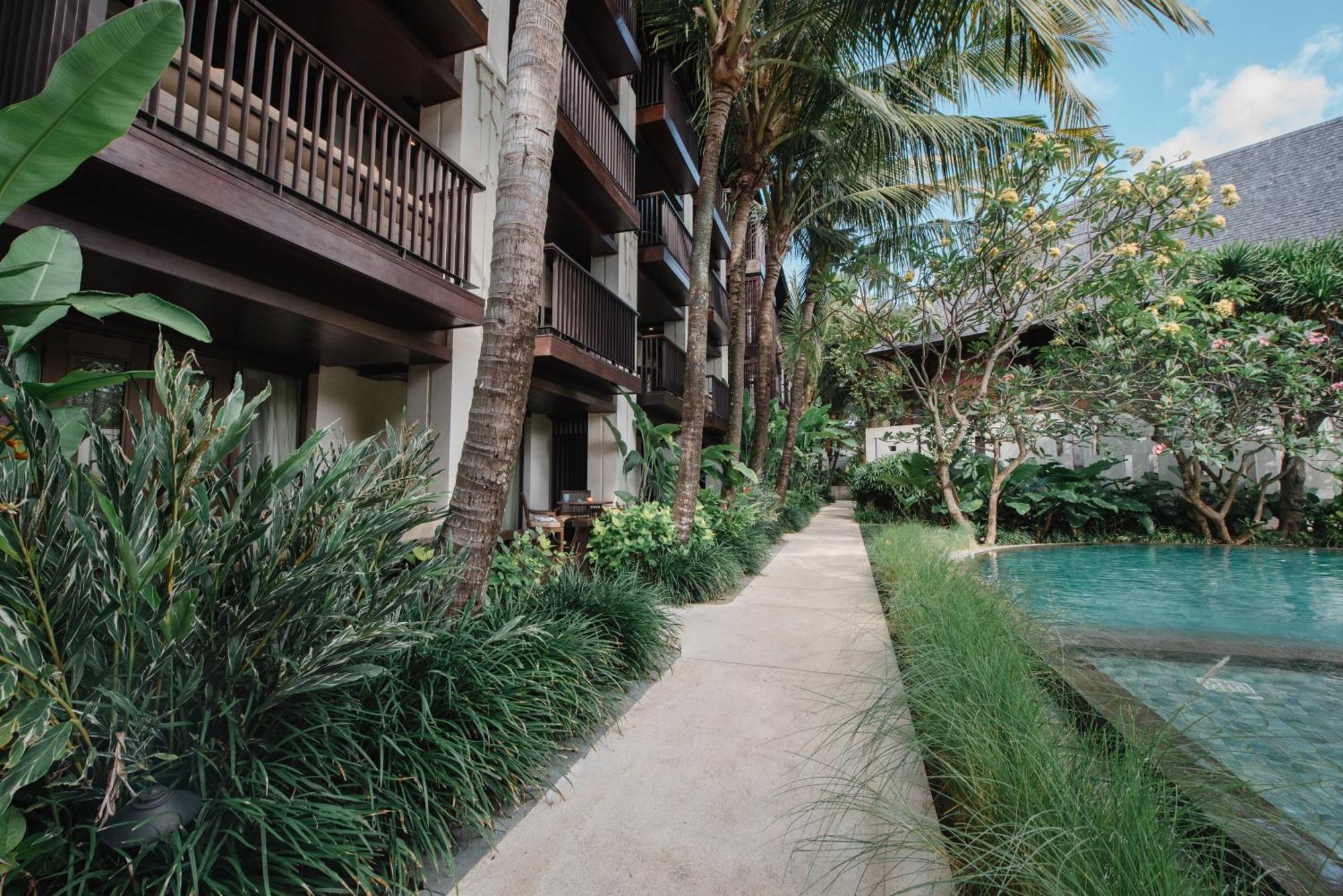 Ramayana Suites And Resort كوتا المظهر الخارجي الصورة The hotel's pool