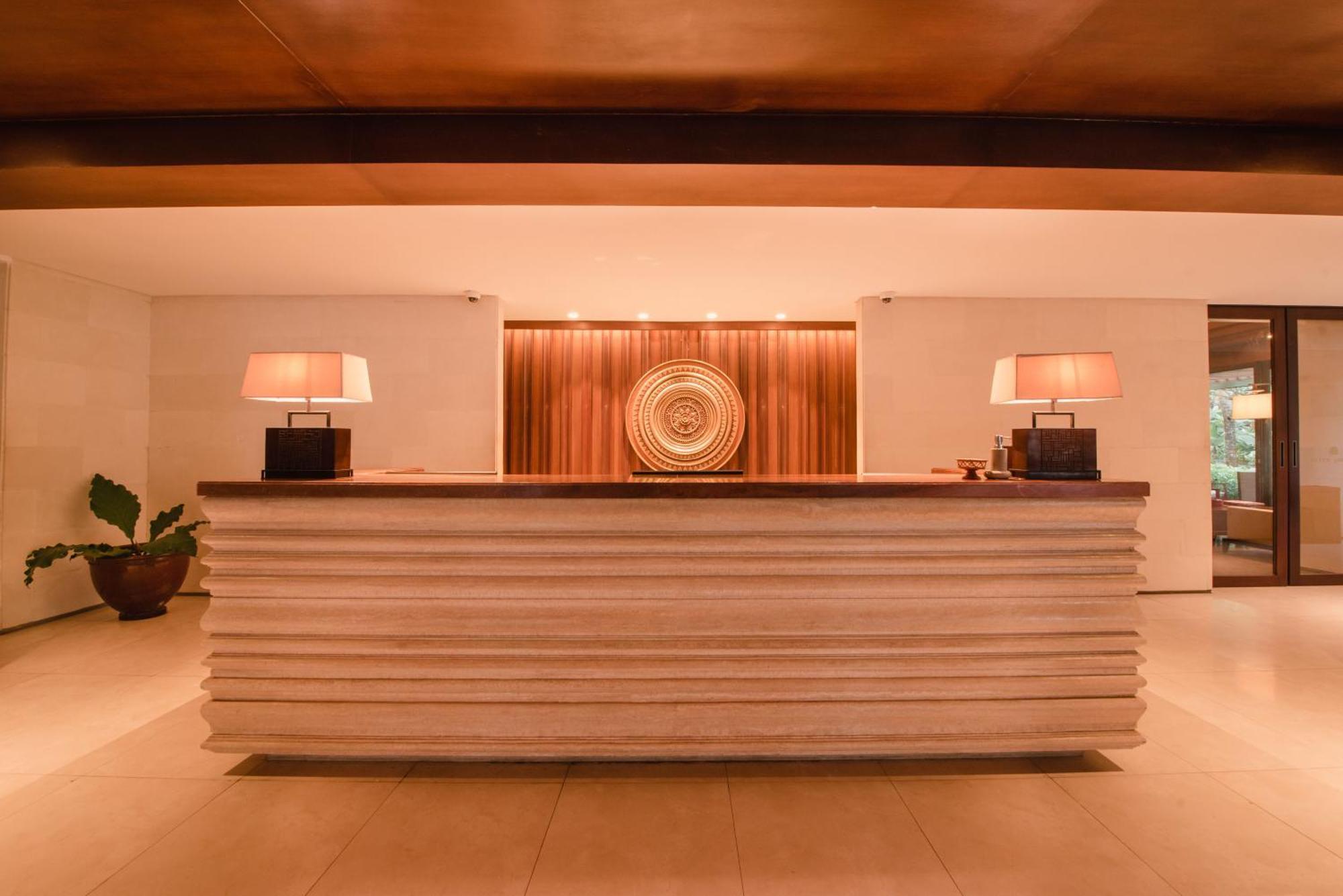 Ramayana Suites And Resort كوتا المظهر الخارجي الصورة The reception area of the hotel