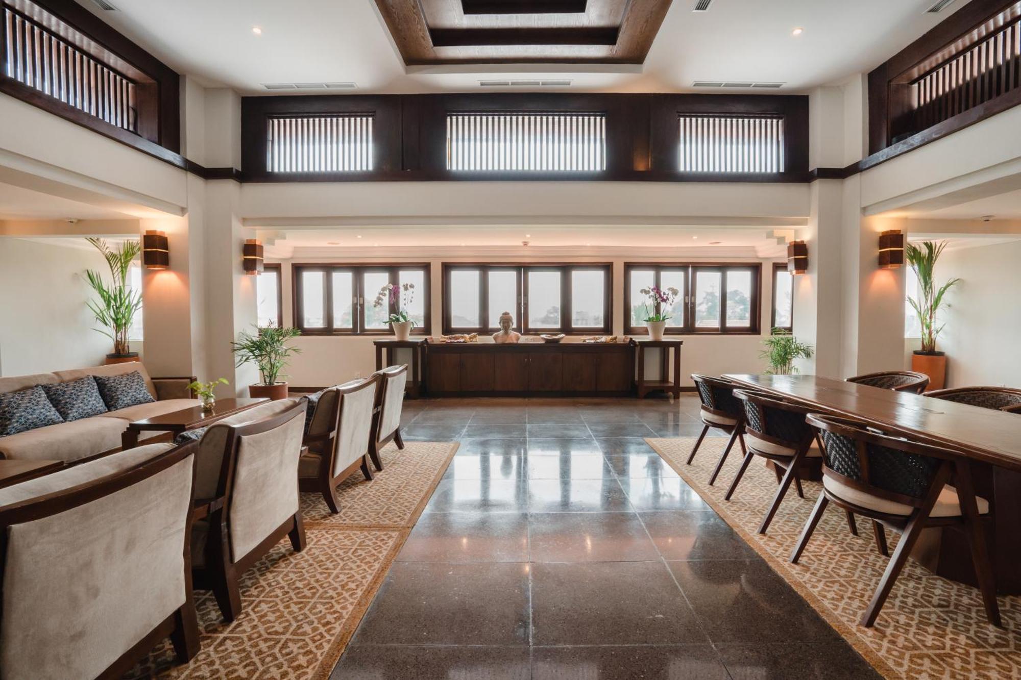 Ramayana Suites And Resort كوتا المظهر الخارجي الصورة The interior of the hotel